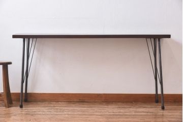 リメイク　朴材一枚板　味わいある古材を使用した鉄脚テーブル(作業台、花台、カフェテーブル)
