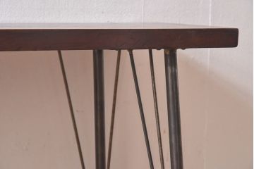 リメイク　朴材一枚板　味わいある古材を使用した鉄脚テーブル(作業台、花台、カフェテーブル)