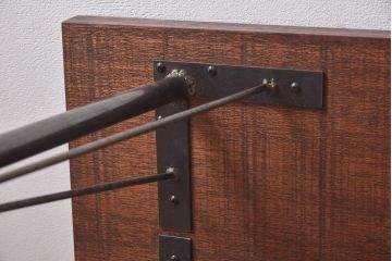 リメイク　ラワン材一枚板　味わいある古材を使用した鉄脚テーブル(作業台、サイドテーブル、カフェテーブル)
