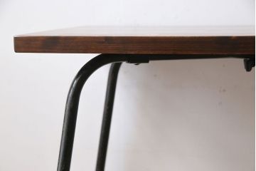 ヒノキ無垢材　古い鉄脚が魅力的なリメイクテーブル(カフェテーブル、鉄脚テーブル、サイドテーブル)