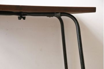 ヒノキ無垢材　古い鉄脚が魅力的なリメイクテーブル(カフェテーブル、鉄脚テーブル、サイドテーブル)