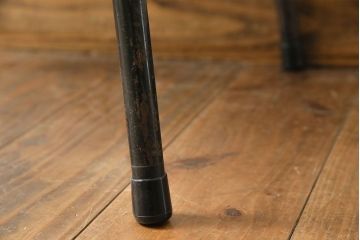 ヒノキ無垢材　古い鉄脚が魅力的なリメイクテーブル(カフェテーブル、鉄脚テーブル、サイドテーブル)