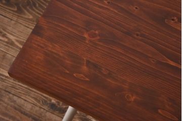 ペイント家具　ヒノキ材　ペイントカラーがおしゃれなリメイクの鉄脚テーブル(ダイニングテーブル、作業台、カフェテーブル)