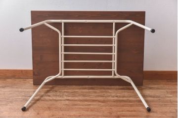 ペイント家具　ヒノキ材　ペイントカラーがおしゃれなリメイクの鉄脚テーブル(ダイニングテーブル、作業台、カフェテーブル)