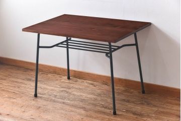 ペイント家具　ヒノキ材　ペイントカラーがおしゃれなリメイクの鉄脚テーブル(ダイニングテーブル、作業台、カフェテーブル)(1)
