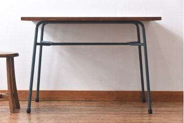 ペイント家具　ヒノキ材　ペイントカラーがおしゃれなリメイクの鉄脚テーブル(ダイニングテーブル、作業台、カフェテーブル)(1)