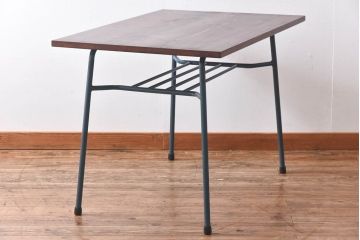 ペイント家具　ヒノキ材　ペイントカラーがおしゃれなリメイクの鉄脚テーブル(ダイニングテーブル、作業台、カフェテーブル)(1)