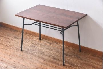 ペイント家具　ヒノキ材　ペイントカラーがおしゃれなリメイクの鉄脚テーブル(ダイニングテーブル、作業台、カフェテーブル)(1)