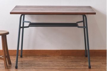 ペイント家具　ヒノキ材　ペイントカラーがおしゃれなリメイクの鉄脚テーブル(ダイニングテーブル、作業台、カフェテーブル)(1)