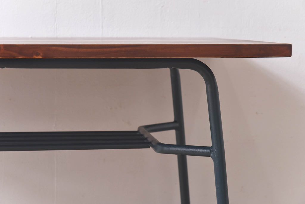 ペイント家具 ヒノキ材 ペイントカラーがおしゃれなリメイクの鉄脚テーブル(ダイニングテーブル、作業台、カフェテーブル)(1)