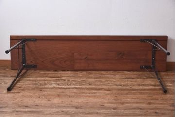 リメイク　ケヤキ材一枚板　厚みのある古材を使用した鉄脚サイドテーブル(作業台、飾り台、カフェテーブル)