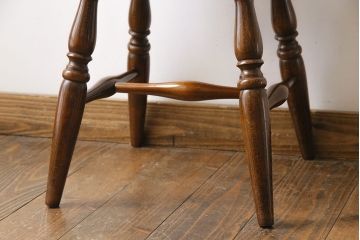 アンティーク雑貨　中古　飛騨産業　キツツキ　和洋どちらのお部屋にも馴染むビンテージスツール(花台)