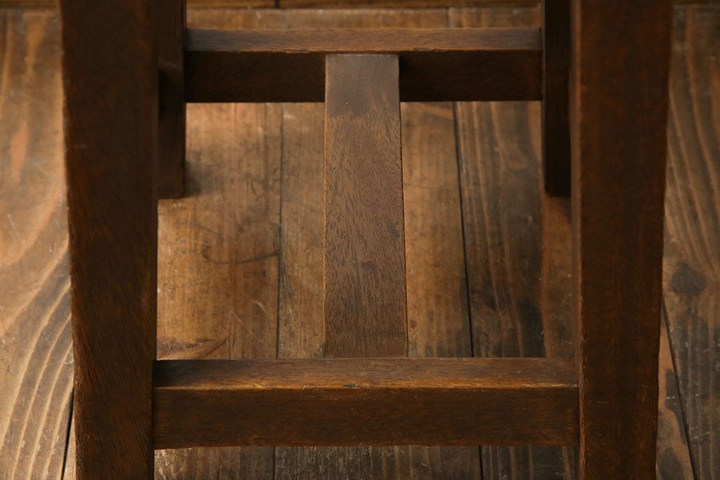 レトロ家具　昭和レトロ　素朴な佇まいの角スツール(チェア、イス、飾り台)