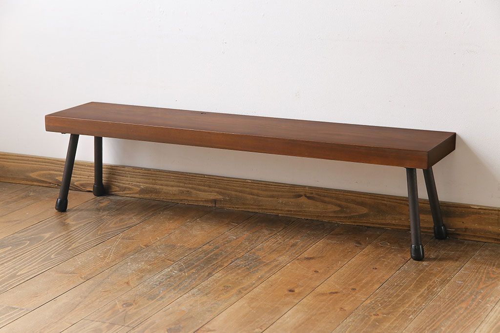 アンティーク雑貨　ラフジュ工房オリジナル　ヒバ材　鉄脚がインダストリアルな雰囲気の花台(鉄脚ベンチ、飾り台、ローテーブル)(1)