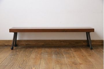 アンティーク雑貨　ラフジュ工房オリジナル　ヒバ材　鉄脚がインダストリアルな雰囲気の花台(鉄脚ベンチ、飾り台、ローテーブル)(1)