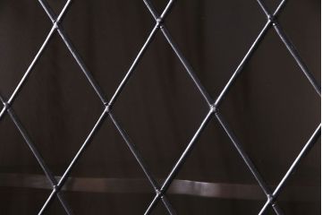 ビンテージ家具　イギリスヴィンテージ　オーク材　ステンドグラスと上品な彫刻がおしゃれなコーナーキャビネット(飾り棚、収納棚)