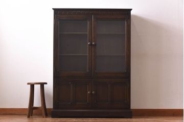 アンティーク家具　イギリス　ERCOL(アーコール)　Old Colonial(オールドコロニアル)　シックなキャビネット(カップボード、ブックケース)
