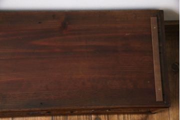 アンティーク家具　大正ロマン　前面ケヤキ材　情緒ある和の雰囲気が漂う小振りな重ね戸棚(収納棚)