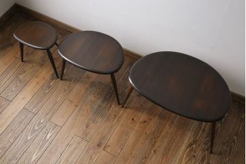 アンティーク雑貨　イギリス ERCOL(アーコール)　丸いシルエットが愛らしいネストテーブル(カフェテーブル、サイドテーブル)
