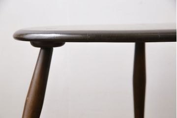 アンティーク雑貨　イギリス ERCOL(アーコール)　丸いシルエットが愛らしいネストテーブル(カフェテーブル、サイドテーブル)