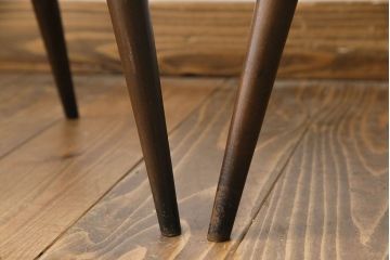 アンティーク雑貨　イギリス ERCOL(アーコール)　丸いシルエットが愛らしいネストテーブル(カフェテーブル、サイドテーブル)