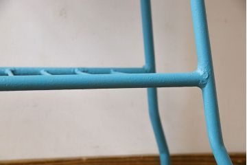 アンティーク雑貨 ペイント家具 ヒノキ材 古い鉄脚をペイントしたリメイクの花台(サイドテーブル)
