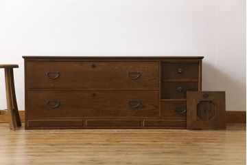 アンティーク家具　昭和初期　栓材　上品な意匠のローチェスト(ローボード、サイドボード、引き出し)