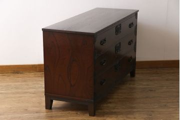 筑後民芸家具　リメイク　重厚な佇まいの脚付き箪笥ローチェスト(衣装箪笥、テレビボード)