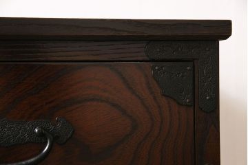 筑後民芸家具　リメイク　重厚な佇まいの脚付き箪笥ローチェスト(衣装箪笥、テレビボード)