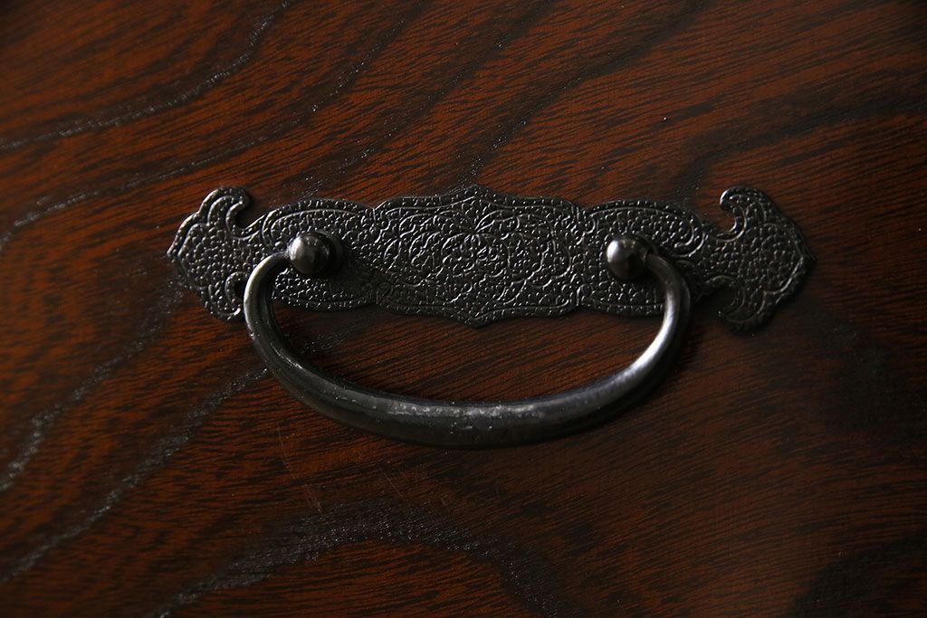 筑後民芸家具　リメイク　重厚な佇まいの脚付き箪笥ローチェスト(衣装箪笥、テレビボード)