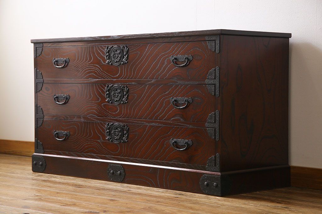 天板リメイク　筑後民芸家具　重厚な佇まいの箪笥ローチェスト(衣装箪笥、テレビボード)