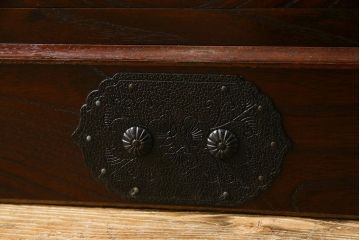 天板リメイク　筑後民芸家具　重厚な佇まいの箪笥ローチェスト(衣装箪笥、テレビボード)