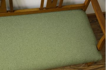 【S様ご成約分】レトロモダン　ナラ材　透かし彫りがおしゃれなベンチソファ(3人掛けソファ)