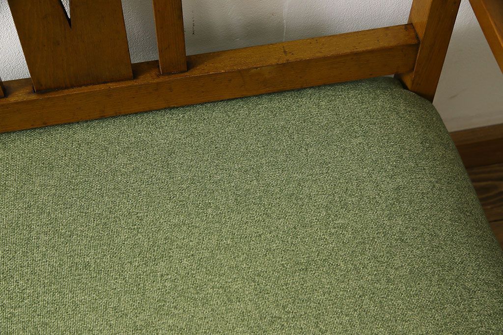 【S様ご成約分】レトロモダン　ナラ材　透かし彫りがおしゃれなベンチソファ(3人掛けソファ)