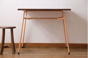 アンティーク家具　ヒノキ材製天板　ペイントがおしゃれなアイアンテーブル(作業台、カフェテーブル)(1)