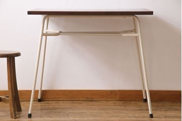 アンティーク家具　ヒノキ材製天板　ペイントがおしゃれなアイアンテーブル(作業台、カフェテーブル(2)