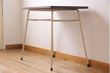 アンティーク家具　ヒノキ材製天板　ペイントがおしゃれなアイアンテーブル(作業台、カフェテーブル(2)