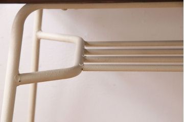 アンティーク家具　ヒノキ材製天板　ペイントがおしゃれなアイアンテーブル(作業台、カフェテーブル(2)