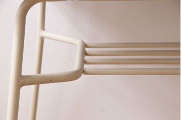 アンティーク家具　ヒノキ材製天板　ペイントがおしゃれなアイアンテーブル(作業台、カフェテーブル)(3)