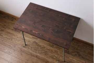 【T様ご成約済】ペイント家具　シャビーな質感がおしゃれな小振りのテーブル(サイドテーブル、作業台、カフェテーブル)