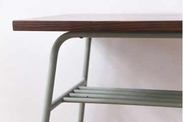 【T様ご成約済】ペイント家具　シャビーな質感がおしゃれな小振りのテーブル(サイドテーブル、作業台、カフェテーブル)