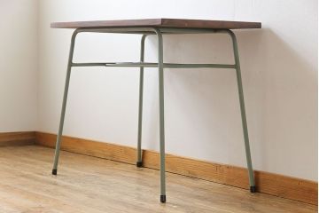 ペイント家具　シャビーな質感がおしゃれな小振りのテーブル(サイドテーブル、作業台、カフェテーブル)(1)