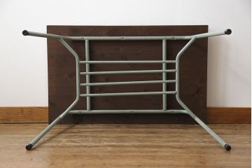 ペイント家具　シャビーな質感がおしゃれな小振りのテーブル(サイドテーブル、作業台、カフェテーブル)(1)