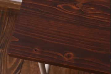 ヒノキ無垢材　ペイント　古い鉄脚がおしゃれなリメイクテーブル(カフェテーブル、鉄脚テーブル、サイドテーブル)