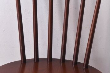 中古　秋田木工　レトロなスピンドルチェア(ダイニングチェア)