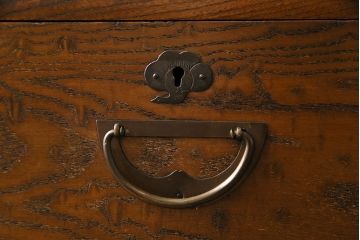 【A様ご成約済み・ご決済用】和製アンティーク　丸窓が可愛らしいハーモニカ付きローボード(カップボード、食器棚、収納棚)