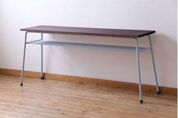 アンティーク家具　ヒノキ無垢材　淡いカラーのペイント鉄脚テーブル(作業台、カウンターテーブル)(1)