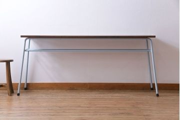 アンティーク家具　ヒノキ無垢材　淡いカラーのペイント鉄脚テーブル(作業台、カウンターテーブル)(1)