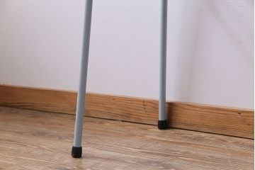 アンティーク家具　ヒノキ無垢材　淡いカラーのペイント鉄脚テーブル(作業台、カウンターテーブル)(1)