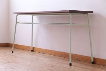アンティーク家具　ヒノキ無垢材　淡いカラーのペイント鉄脚テーブル(作業台、カウンターテーブル)(2)